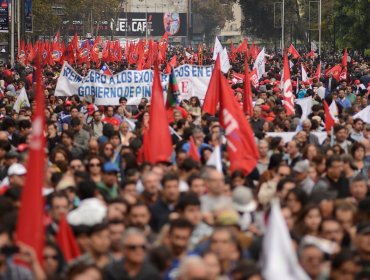 Trabajadores portuarios, mineros, de la construcción y el comercio llaman a huelga general para este martes 12