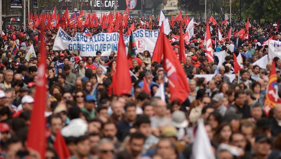 Trabajadores portuarios, mineros, de la construcción y el comercio llaman a huelga general para este martes 12