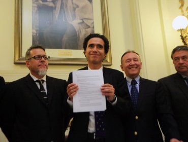 Gobierno y oposición firmaron acuerdo por proyecto de reforma tributaria