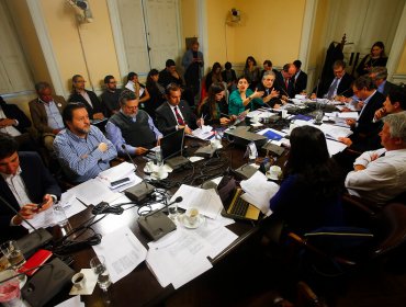 Comisión de Trabajo de la Cámara de Diputados inicia debate por sueldo mínimo de $350 mil