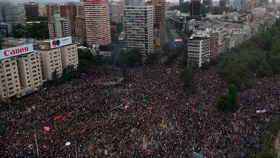 75 mil personas asistieron a la "Marcha más grande de Chile 3" en Plaza Italia