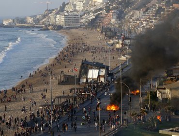 Verdadero campo de batalla en Reñaca: Balacera, barricadas y duros enfrentamientos con fuerzas policiales