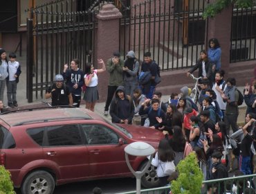 Cerca de 300 escolares de Villa Alemana se sumaron a manifestaciones: hubo "desmanes menores", según alcalde