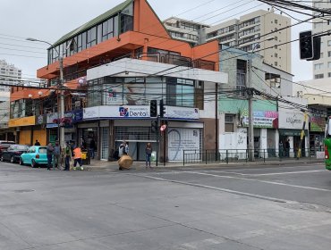 Con sellos, afiches y banderas blancas, comercio popular de Viña del Mar busca dar señal a manifestantes