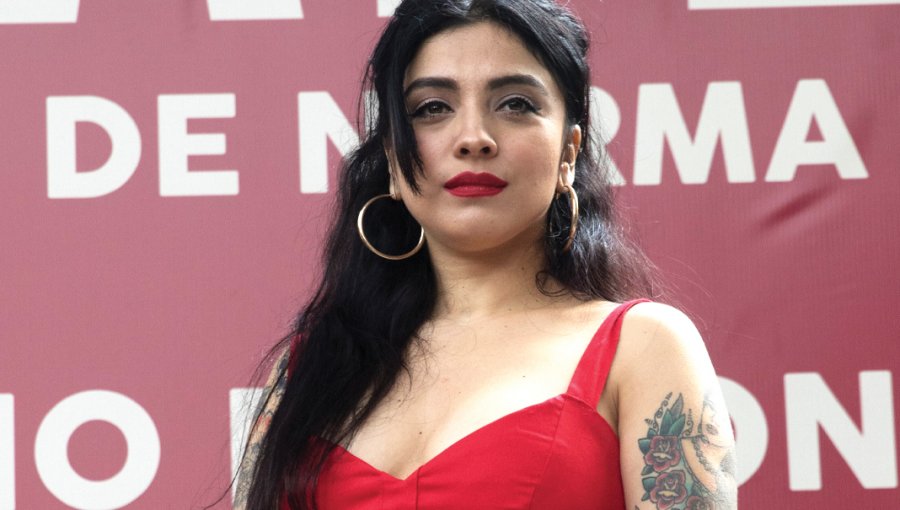 Mon Laferte criticó a Piñera por joven herido en sus ojos: "Usted debería ir a la cárcel"