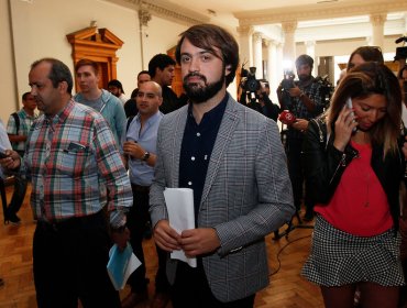 Jorge Sharp anuncia que ningún trabajador de la Municipalidad de Valparaíso ganará menos de $450.000 a partir de 2020