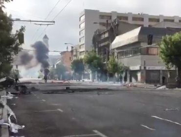 Antisociales saquearon supermercado, pizzería, farmacias y otras tiendas en Valparaíso