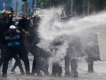 55 personas resultaron lesionadas tras manifestaciones en Valparaíso: tres casos son de daños oculares