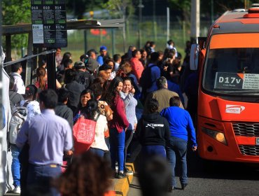 Refuerzan servicio de buses en Plaza Italia y sector Oriente de la capital desde las 15:00 horas