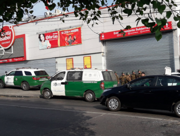 19 personas fueron detenidas durante saqueo a supermercado del cerro Playa Ancha