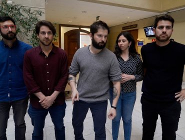 Nueva Constitución: Frente Amplio afirma que no participará de acuerdos a "espaldas de la ciudadanía"