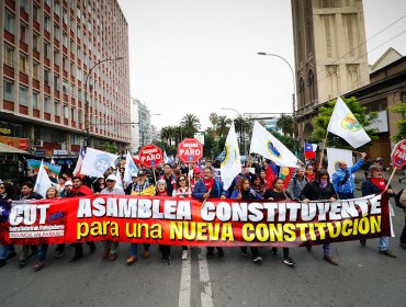 Abogado Juan Carlos Manríquez: Muchas de las demandas sociales "no se tratan en constituciones, sino en leyes orgánicas"