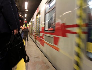 Anuncian plan de transición del transporte público para recuperar funcionamiento total de la red del Metro de Santiago