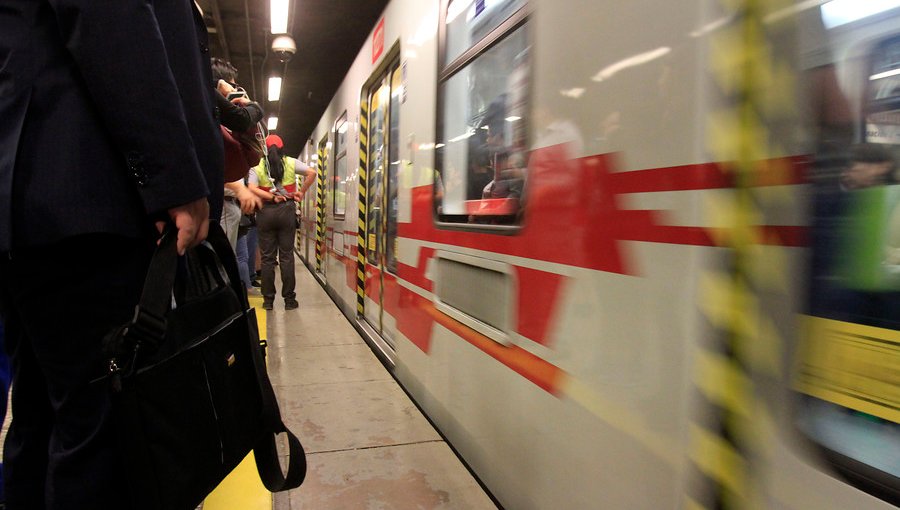 Anuncian plan de transición del transporte público para recuperar funcionamiento total de la red del Metro de Santiago