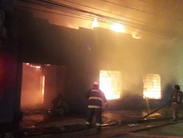 Prisión preventiva para autor de delito de incendio frustrado en sede parlamentaria de senador Coloma en Talca