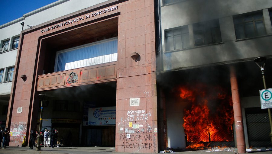 Decretan prisión preventiva a imputados por incendio y robo en edificio de Gobernación de Concepción