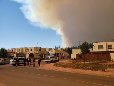 Incendio descontrolado en Valparaíso: Se inicia evacuación en sectores de Placilla y Curauma