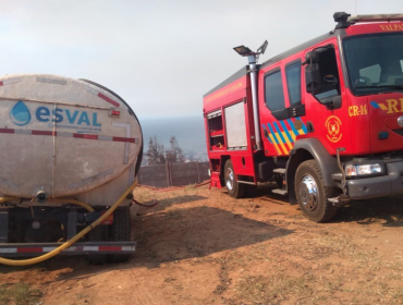 Incendio en Rodelillo: La explicación de Esval ante denuncias por baja presión en grifos