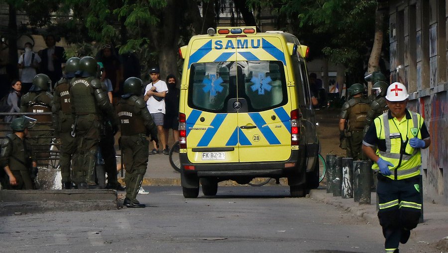 Carabineros y SAMU Metropolitano acuerdan trabajo en conjunto para mejor coordinación en manifestaciones