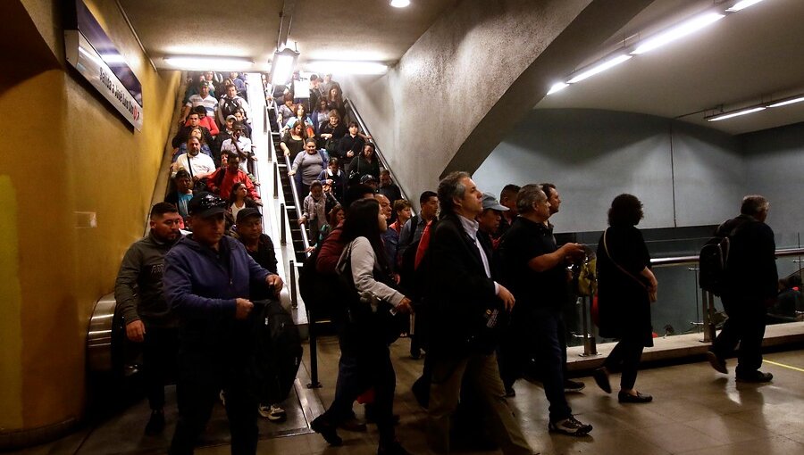 Tras un mes con el servicio paralizado, Metro de Santiago regresó a Puente Alto