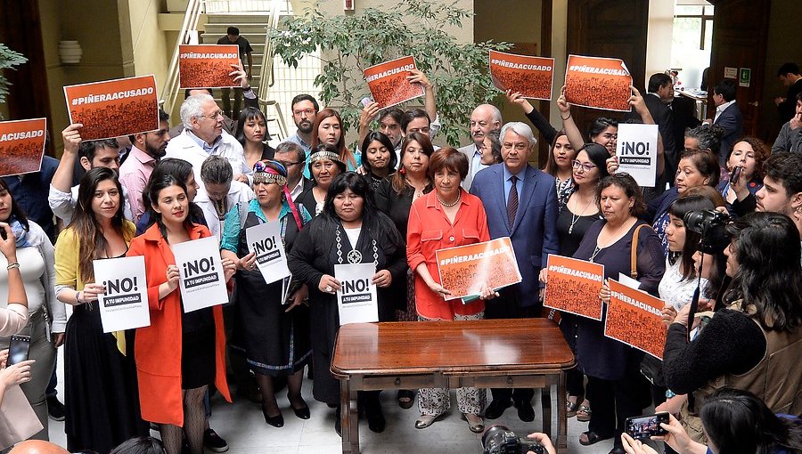 11 Diputados presentan acusación constitucional contra el presidente Sebastián Piñera