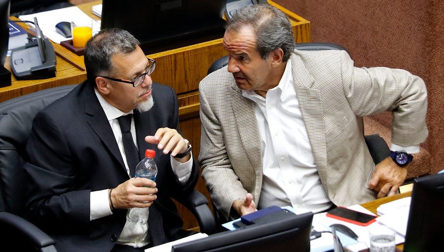 Senador Lagos Weber refuta dichos de Andrés Allamand por nueva Constitución