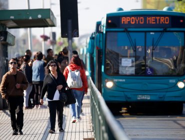 Transportes reforzará el servicio de buses en Santiago a partir de las 16:30 por movilizaciones