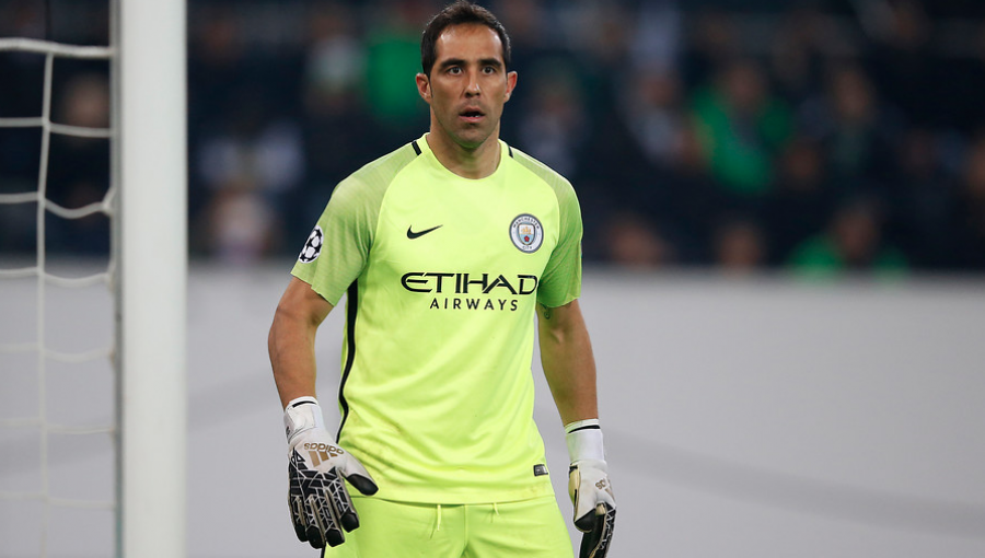 Claudio Bravo estaría siendo tentado por tres equipos del fútbol estadounidense