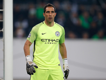 Claudio Bravo estaría siendo tentado por tres equipos del fútbol estadounidense