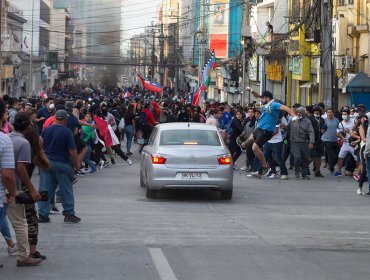 Conductor atropelló a seis manifestantes en el centro de Antofagasta