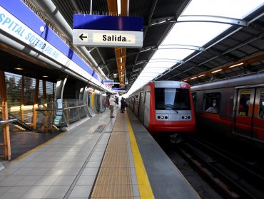 Desde el próximo lunes, Metro de Santiago extenderá sus operaciones hasta las 21:00 horas