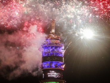 Santiago se queda sin show de Año Nuevo en la torre Entel: empresa y municipio suspenden actividad