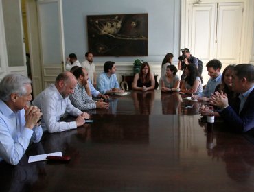 Acuerdan conformar una mesa técnica para elaborar ley que aclare proceso a una nueva Constitución