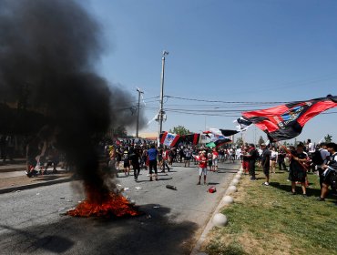 Hinchas de Colo-Colo realizaron un "arengazo por la dignidad" que terminó con incidentes