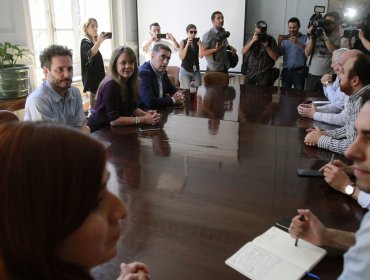 Partidos ingresarían el martes proyecto de reforma para proceso constituyente