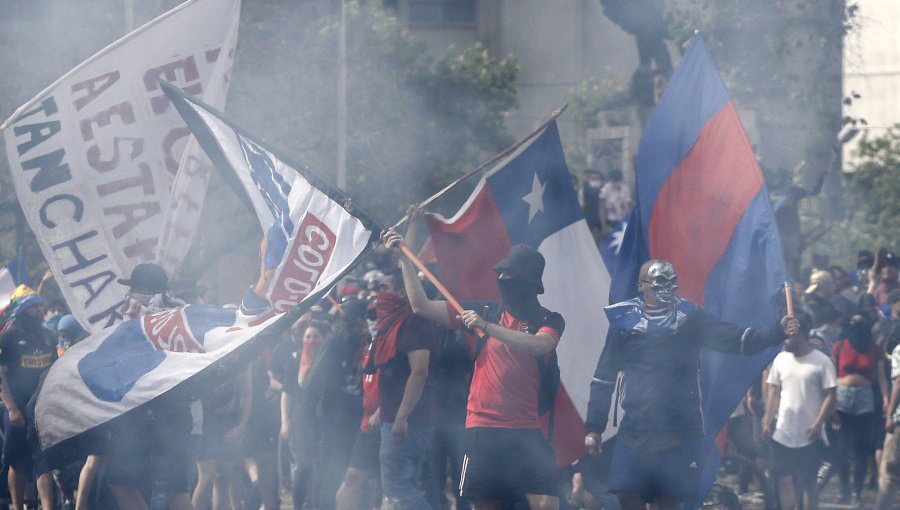 Policías analizan registros de 5 mil barristas vinculados a violencia y saqueos