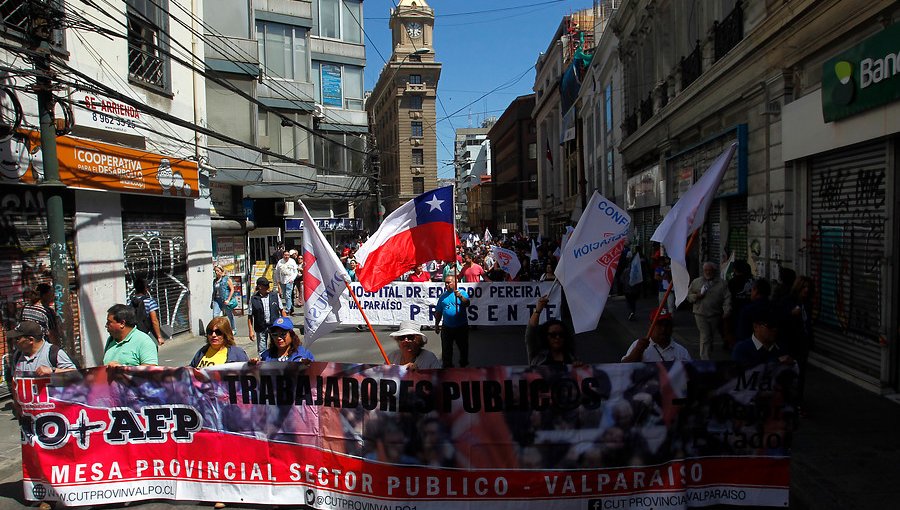 Gremios advierten que paro de este lunes 25 será para "calentar motores" a huelga general de este martes 26