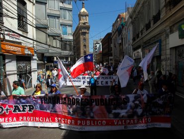 Gremios advierten que paro de este lunes 25 será para "calentar motores" a huelga general de este martes 26