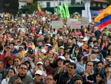 Colombianos marchan en diversas ciudades en contra del paquete de medidas anunciado por el Gobierno de Duque