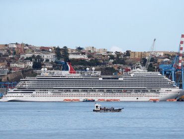 'Carnival Panorama': recala en Valparaíso el crucero más grande de la temporada, con 622 tripulantes