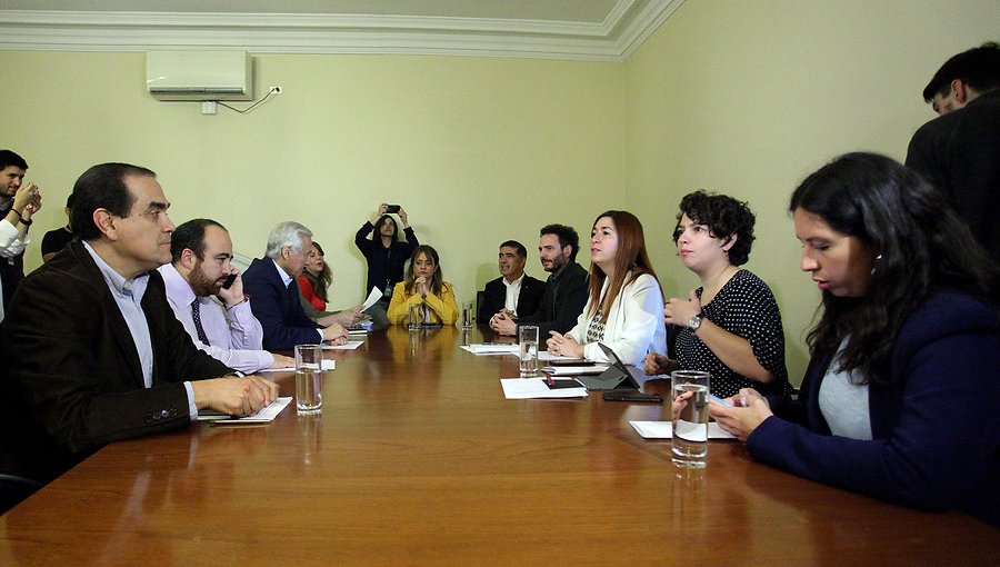 Acuerdo constituyente: oficialismo y oposición no llegan a acuerdo y seguirán dialogando este martes