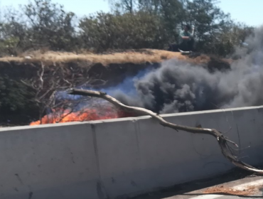 Sujetos instalaron barricadas y estarían cobrando "peaje" en la ruta Las Palmas de Viña del Mar