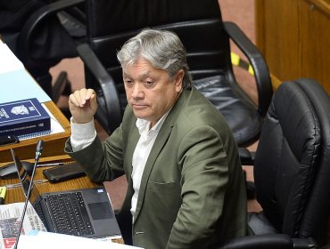 Senador Navarro anuncia querella contra presidente Piñera por delitos de lesa humanidad