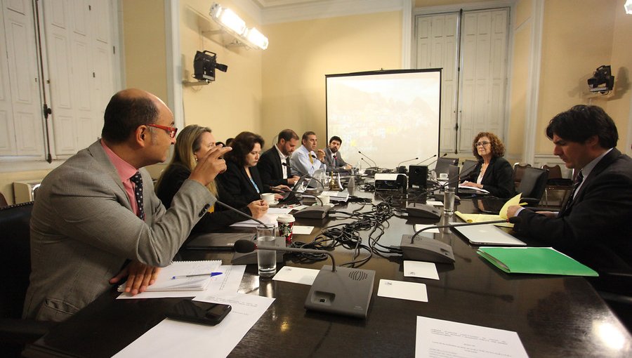 Comisión recomendó rechazar libelo acusatorio contra Andrés Chadwick
