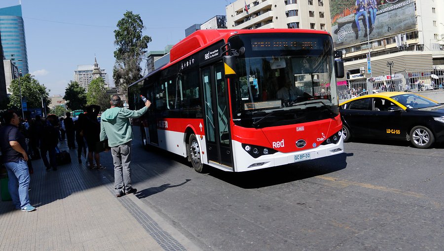 Transantiago: Por seguridad, las últimas salidas de los buses será a las 20:00 horas