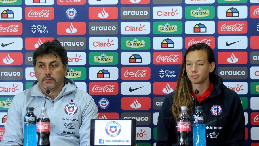 José Letelier: "Endler debe ser la primera o la segunda mejor arquera del mundo"