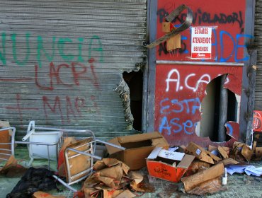 Detienen a 11 personas por saqueos en la estación intermodal de La Cisterna