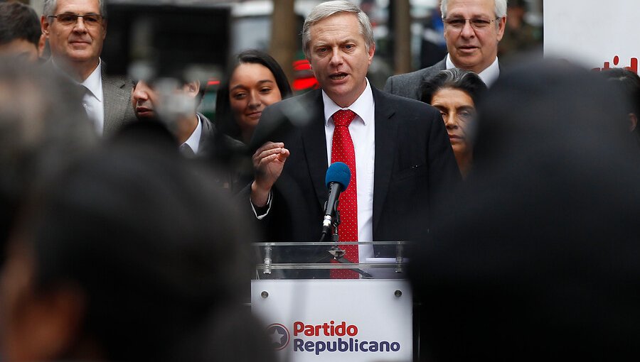 José Antonio Kast anuncia que no asistirá más a Canal 13 hasta que se disculpen con Hermógenes Pérez de Arce