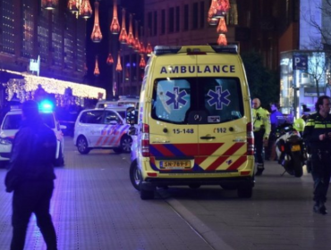 Ataque con arma blanca deja a tres personas heridas en polo comercial de La Haya