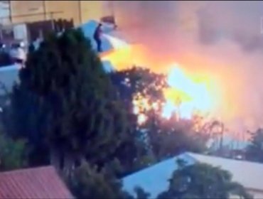 Bomberos halla cuerpo de hombre sin vida tras apagar incendio en vivienda de Viña del Mar